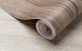 Imitation parquet lino est un revêtement durable et esthétique