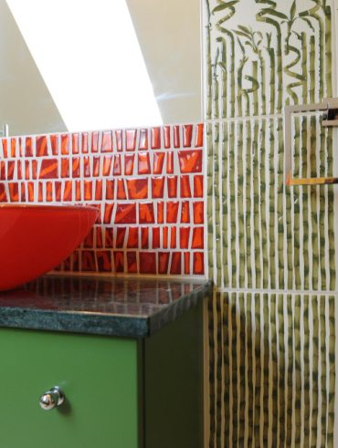 Meuble de salle de bain vert pour un espace naturel
