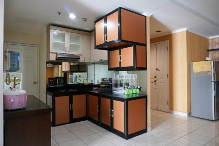 Mini cuisine équipée pour optimiser un petit espace pour plus de confort