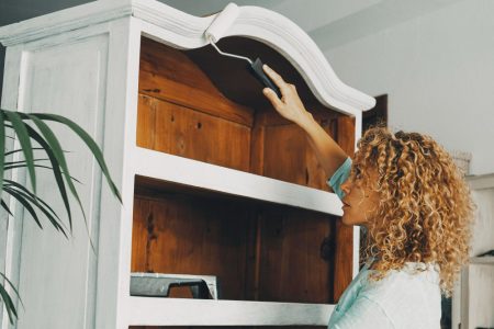 astuces et idées faciles pour redonner vie à votre vieux meuble en bois