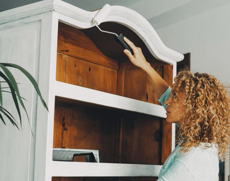 astuces et idées faciles pour redonner vie à votre vieux meuble en bois