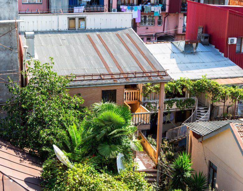 Extension de toit plat sur maison traditionnelle pour réussir votre projet