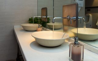 sélectionner une vasque double pour maximiser l'espace dans votre salle de bain