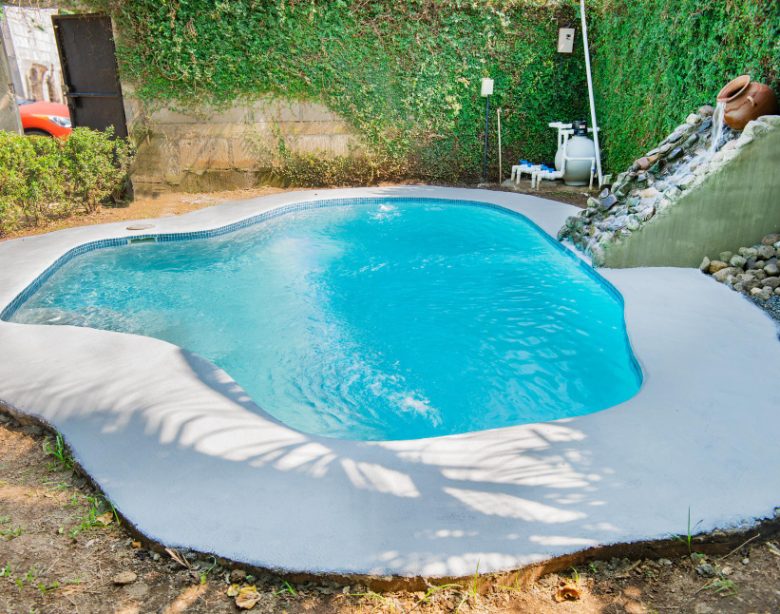 Aménagement autour piscine pour un espace convivial et sécurisé