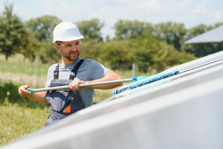 conseils et méthodes efficaces pour nettoyer une ardoise toiture