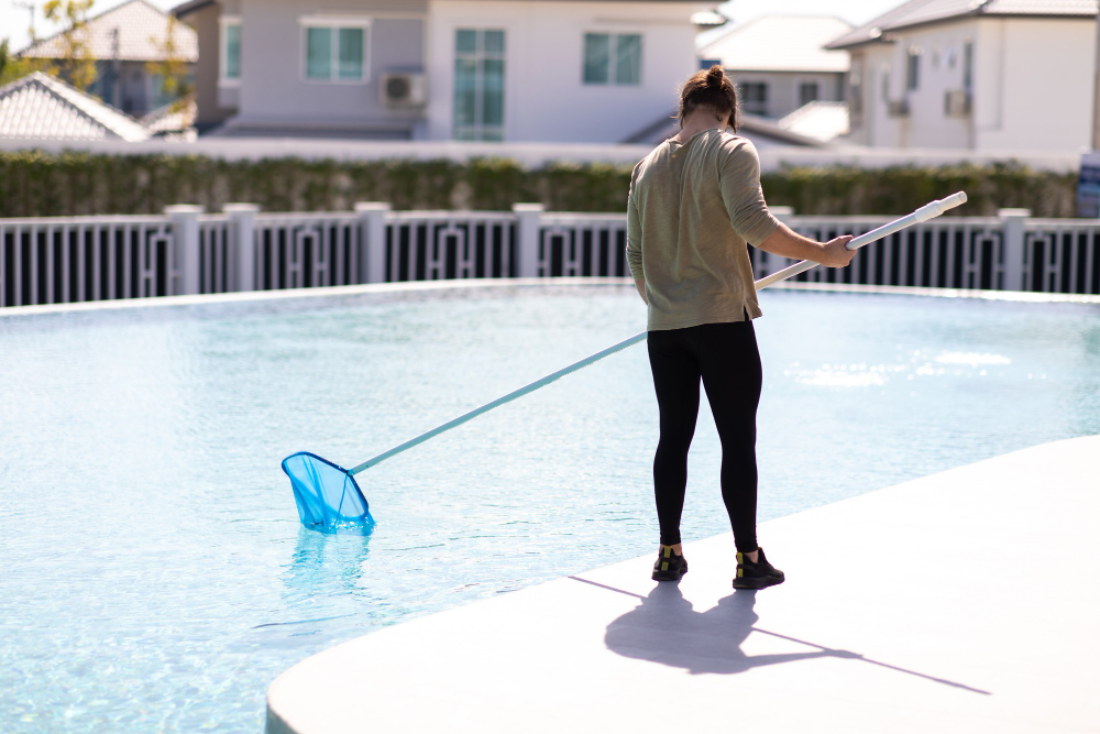 Guide pour entretenir sa piscine naturellement, sans utiliser de produits chimiques