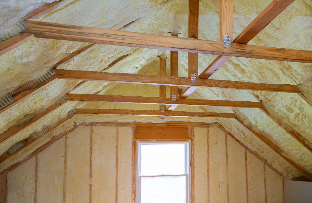 Optimiser l'efficacité énergétique de votre maison grâce à une isolation performante des combles.jpg
