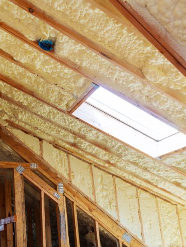 Optimisez l'efficacité énergétique de votre maison grâce à une isolation performante des combles