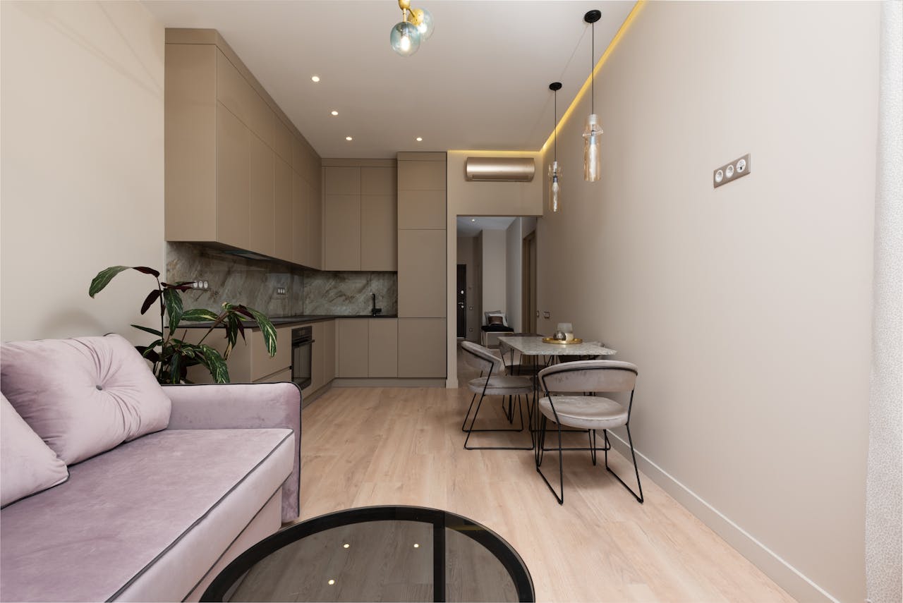 Astuces pour optimiser l'espace dans un petit salon-salle à manger