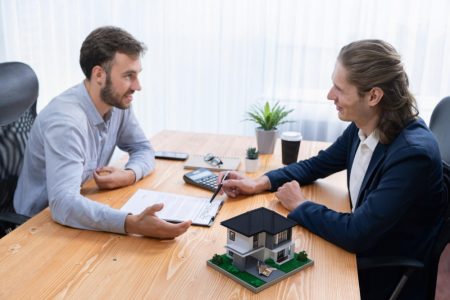 Comment négocier une maison